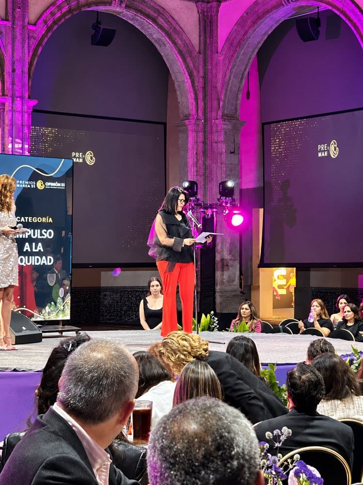Elsa Vizcarra en Premios MAREA 51 de Opinión 51