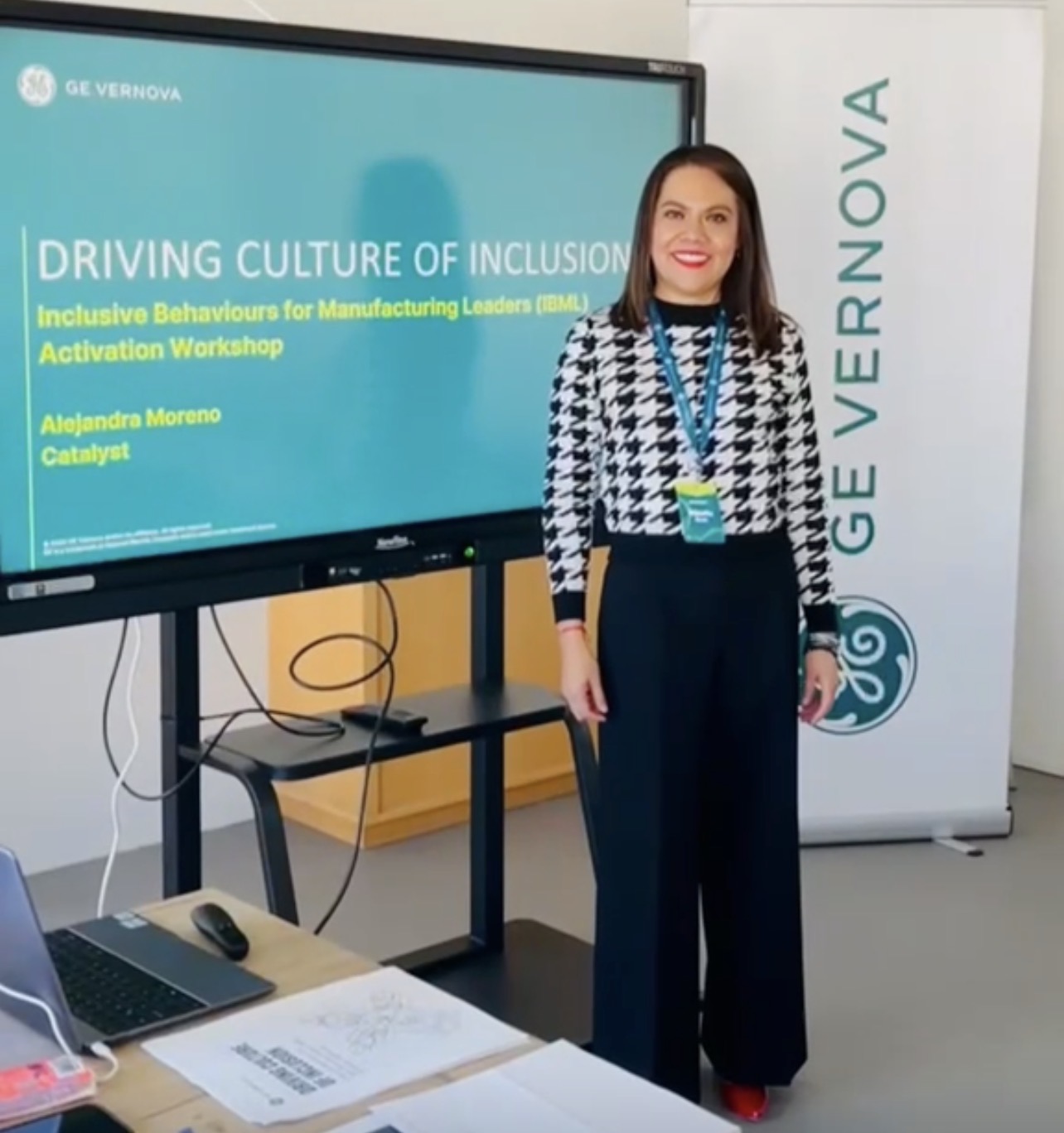 Alejandra L. Moreno Maya facilitando workshop Driving Culture of Inclusion para líderes del sector manufactura — MAREA Consulting